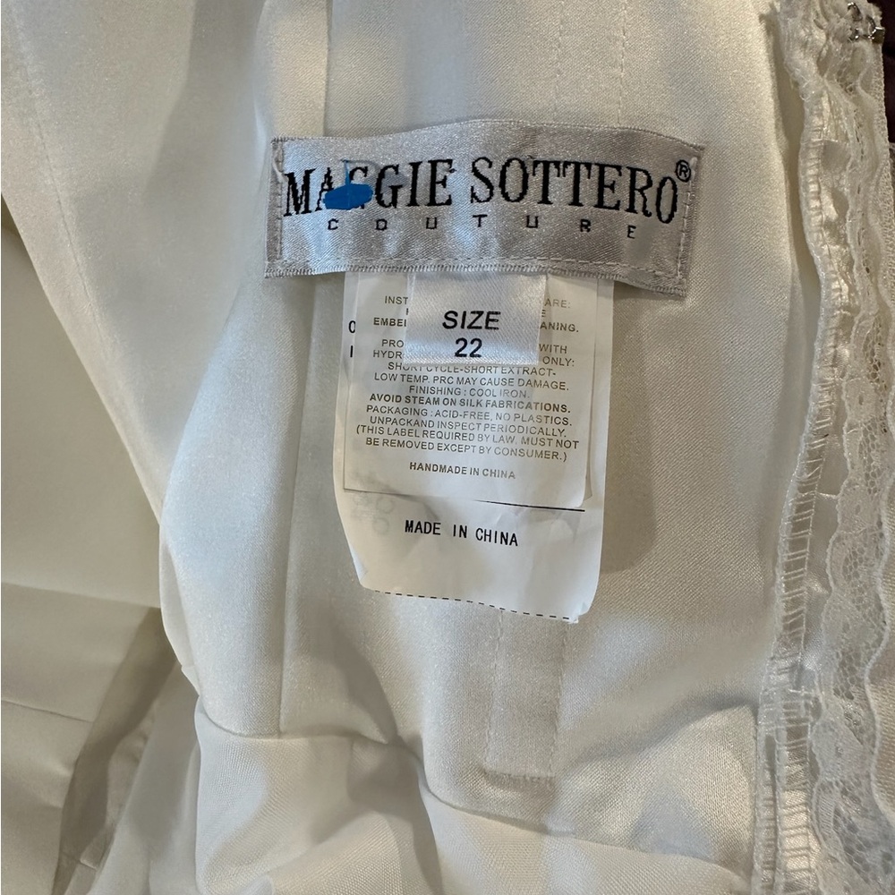 Maggie Sottero Isadora Ann Wedding Dress - Tea Length Discontinued - Picture 13 of 16